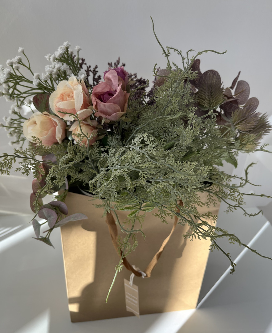 Kunst-Blumenstrauß Bouquet MICHELLE - in der Tüte 9-tlg.
